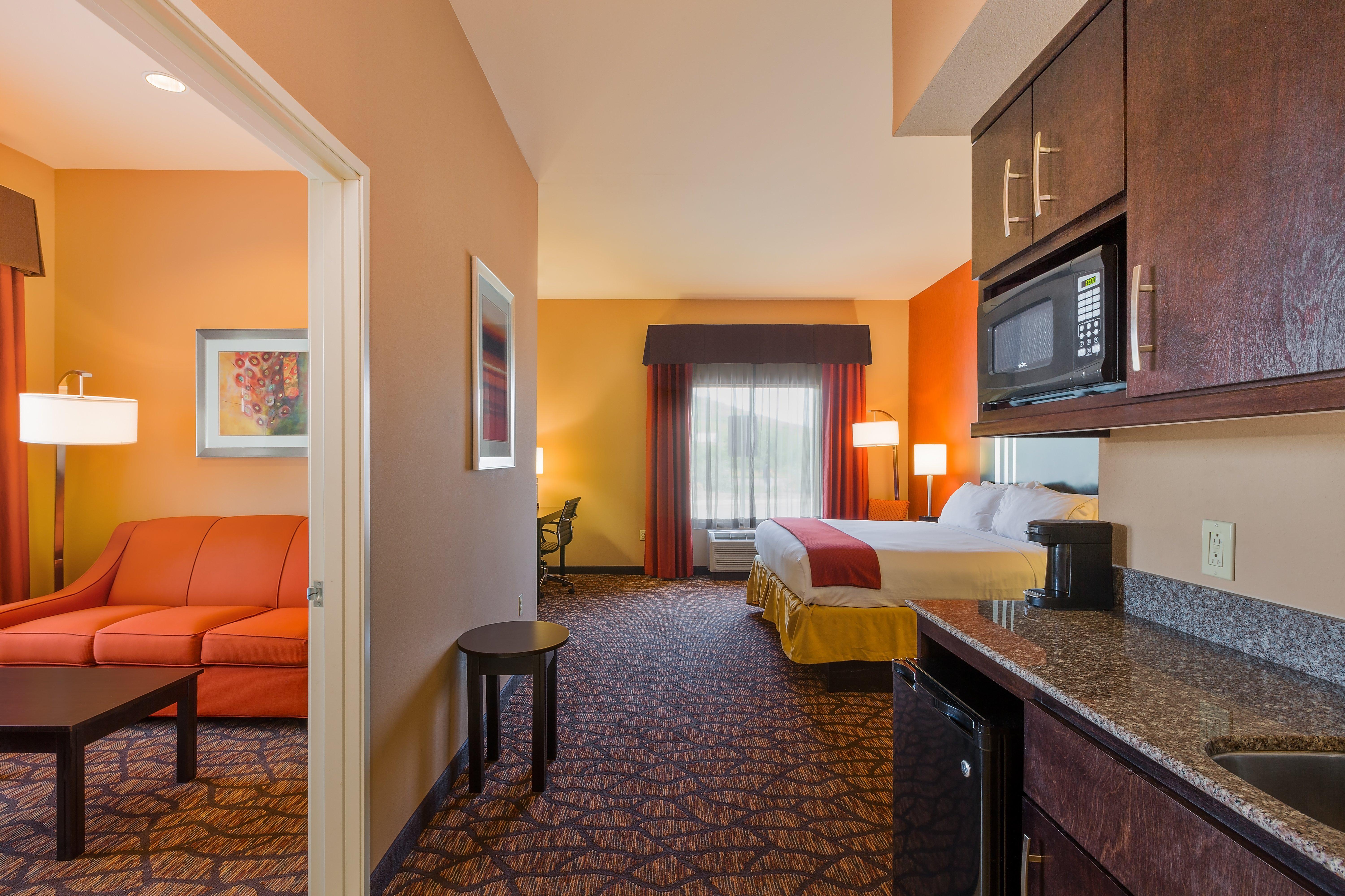 Holiday Inn Express And Suites Alpine By Ihg Eksteriør bilde